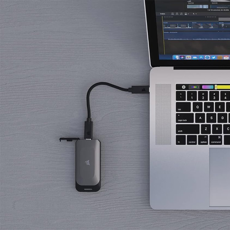 خرید SSD قابل حمل Corsair EX100U با پورت USB-C - دو ترابایت